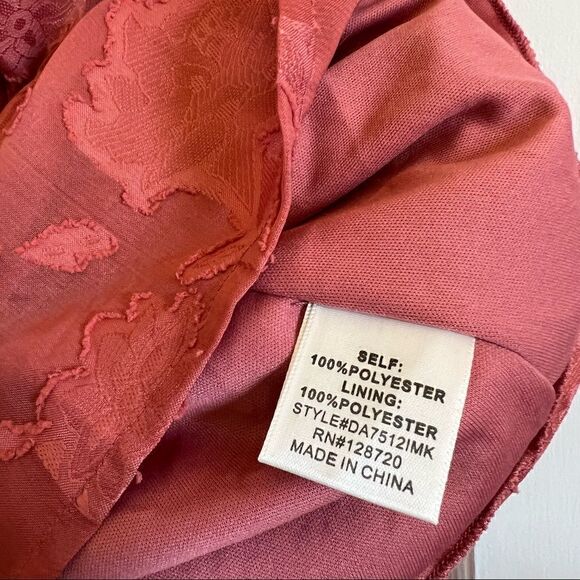 Rose color Francesca’s lace dress - Picture 13 of 15